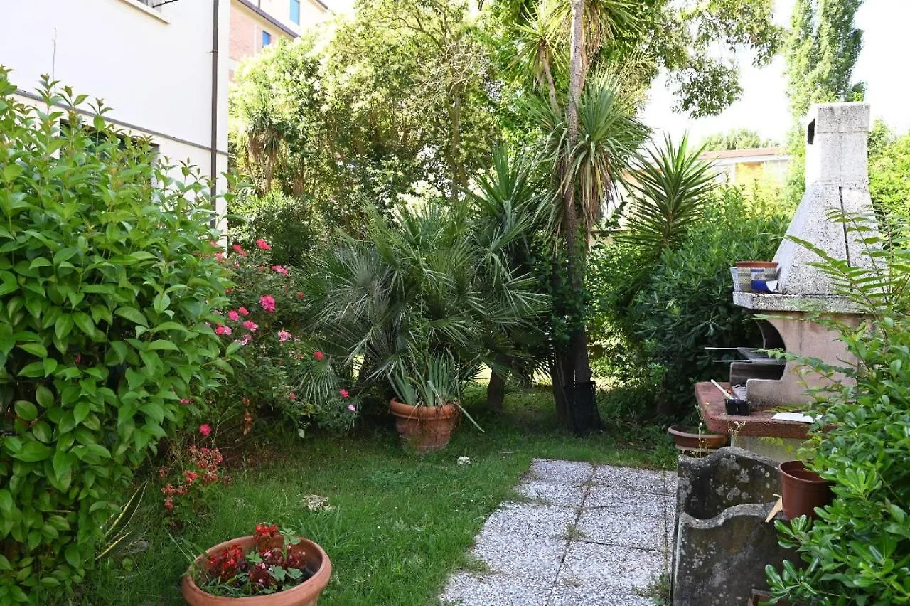 Villa Mehari Pisa 0*,  Italia